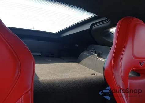 2014 Chevrolet Corvette Stingray из США, поврежденный, VIN 1G1YF2D72E5102701